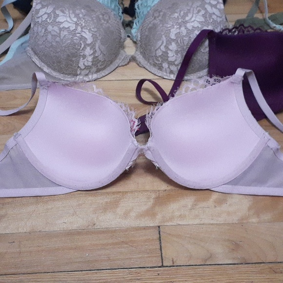 La Senza Pair of 6 32D bras in assorted colors - Picture 3 of 6